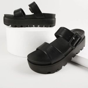 NWT Faux Leather Buckled Lug Platform Sole Slides